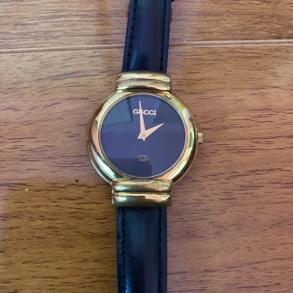 Vintage Gucci watch